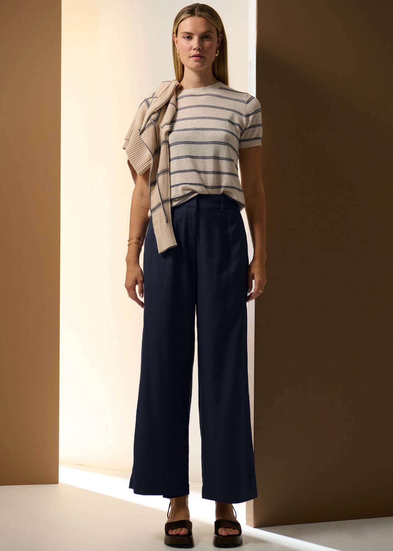 POL Clothing Sable Stripe Tee | Pebble / Blue